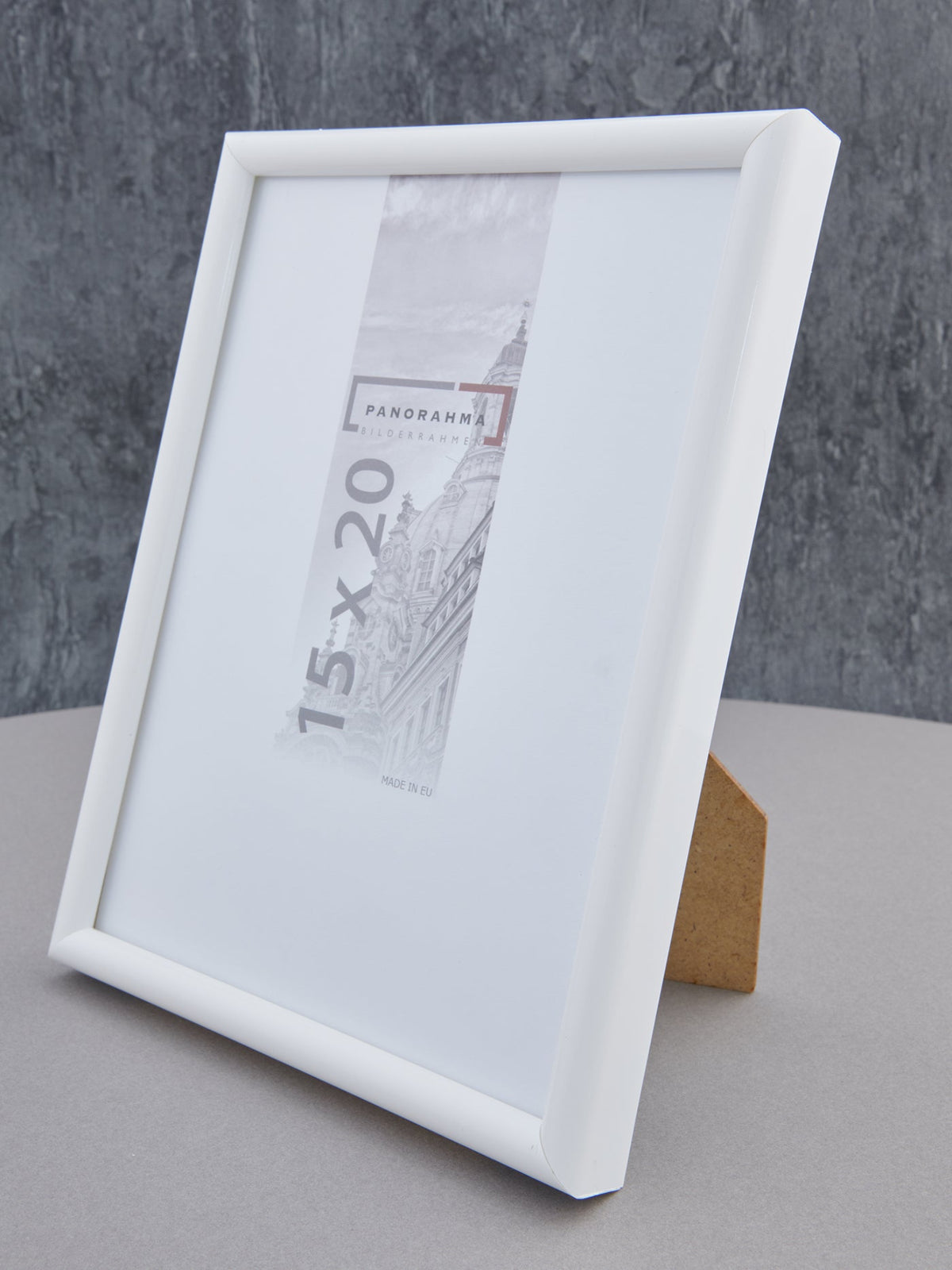 Bilderrahmen aus Kunststoff in Weiß in der Größe 15x20